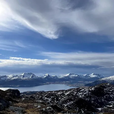 Hébergement de vacances A By The Forest With A Sea View ! *