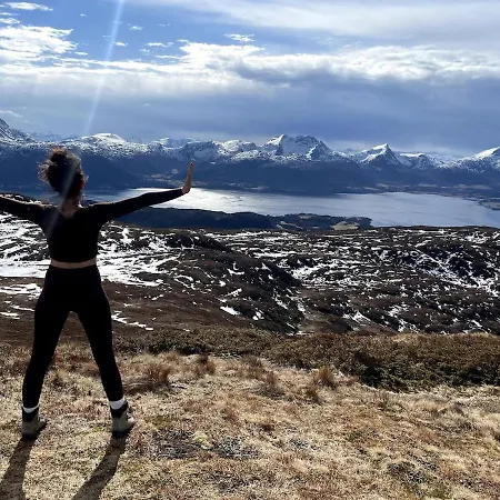 A By The Forest With A Sea View ! Hébergement de vacances