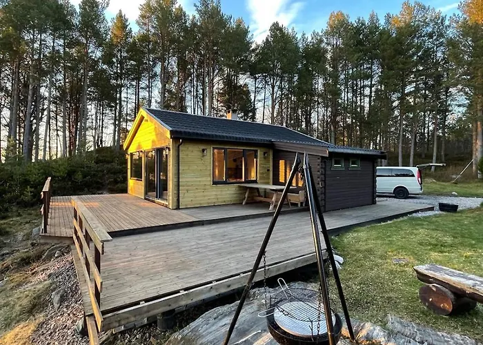 Dom wakacyjny A By The Forest With A Sea View ! Sofstad